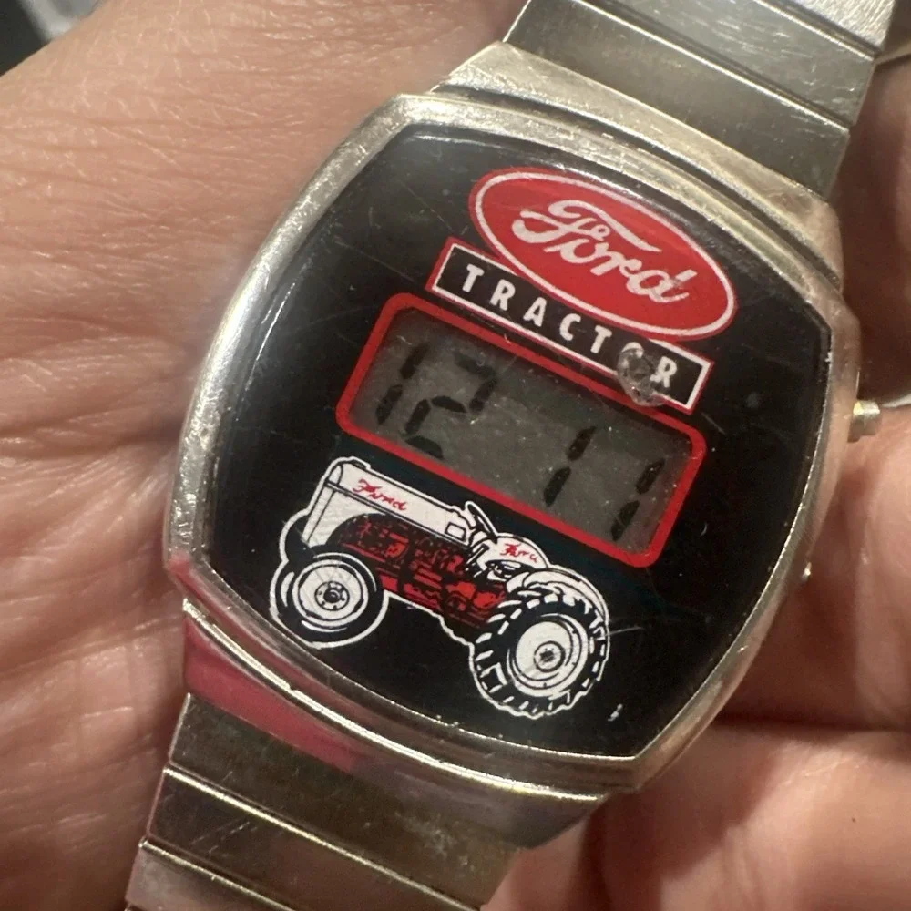 Working 1970s Ford Tractor Digital Watch Vintage Retro Farm Collectible 33mm 8